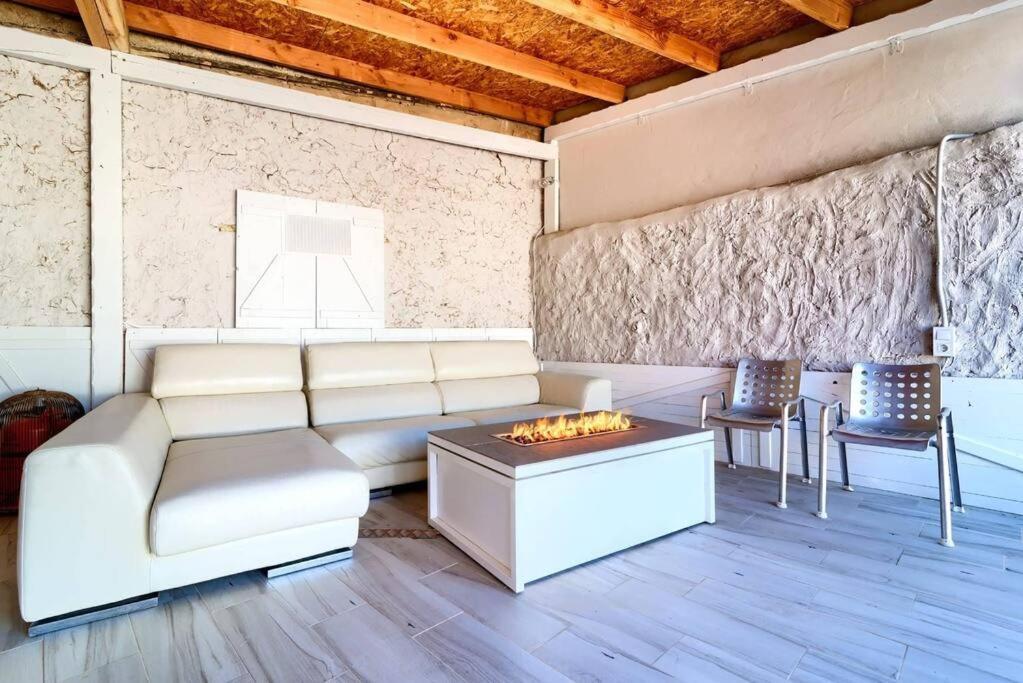 فيلا Cueva Con Jacuzzi A 20 Minutos De Valencia Benaguacil المظهر الخارجي الصورة