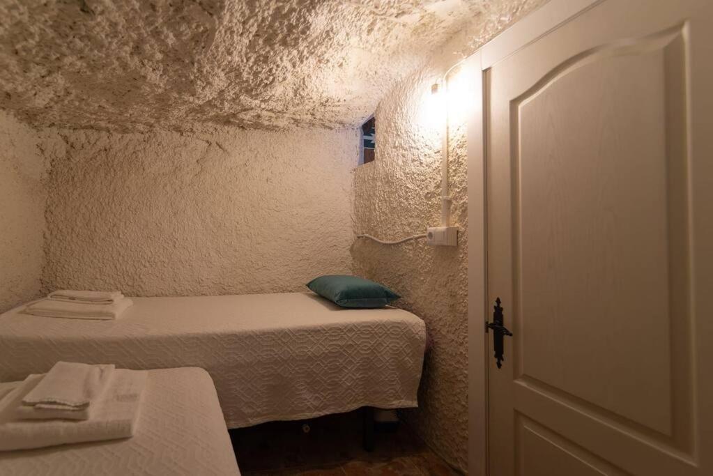 فيلا Cueva Con Jacuzzi A 20 Minutos De Valencia Benaguacil المظهر الخارجي الصورة