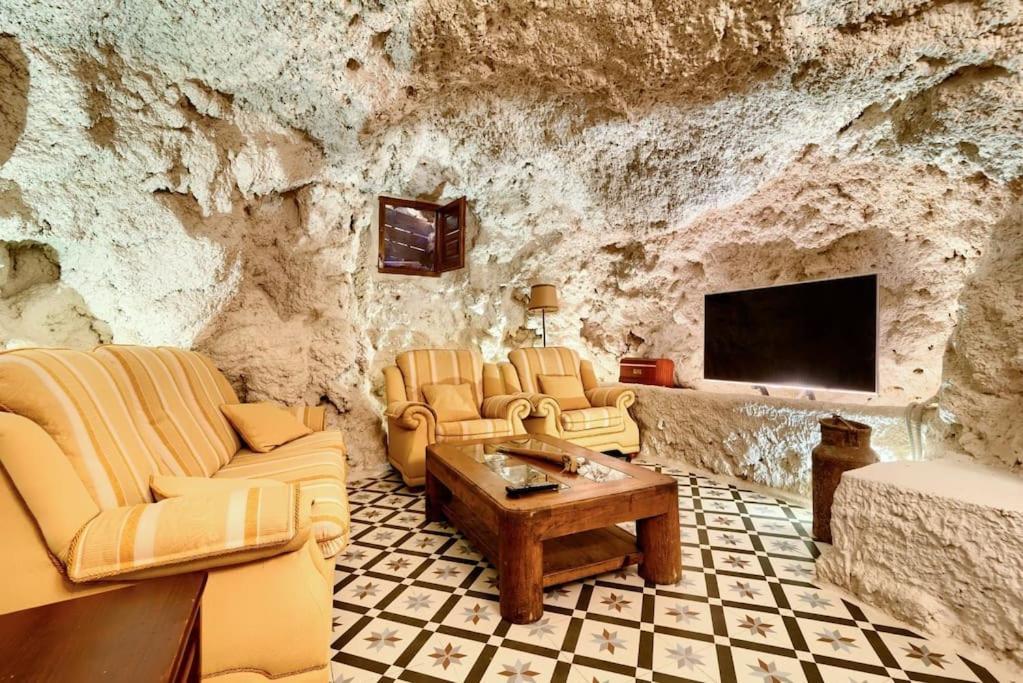 فيلا Cueva Con Jacuzzi A 20 Minutos De Valencia Benaguacil المظهر الخارجي الصورة
